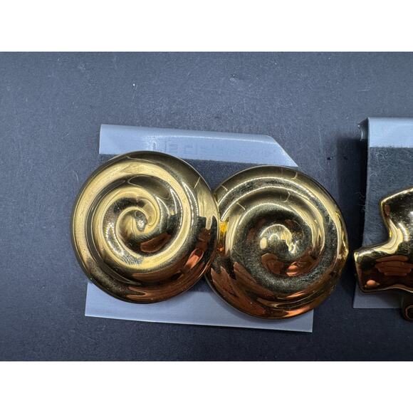 Vtg Liz Claiborne Gold Tone Round Swirl Cross Clip On Stud Earrings Lot of 2 NOS - Picture 2 of 8